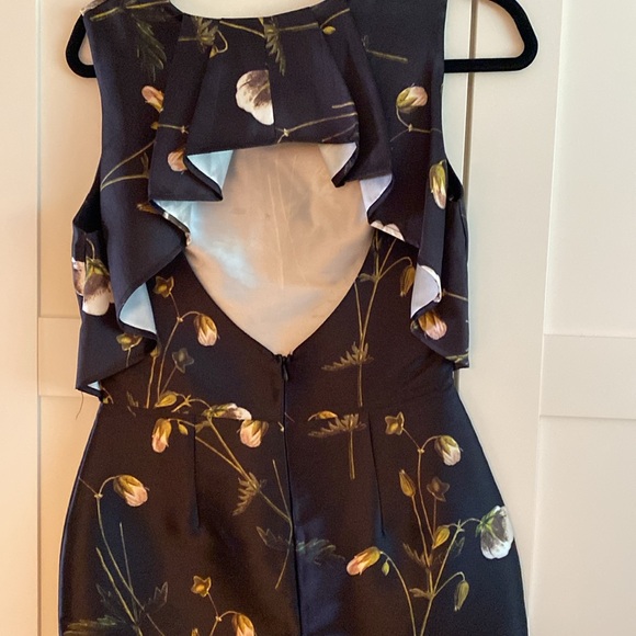 Hope & Ivy (ASOS) US 6 black floral dress worn once - Picture 4 of 6